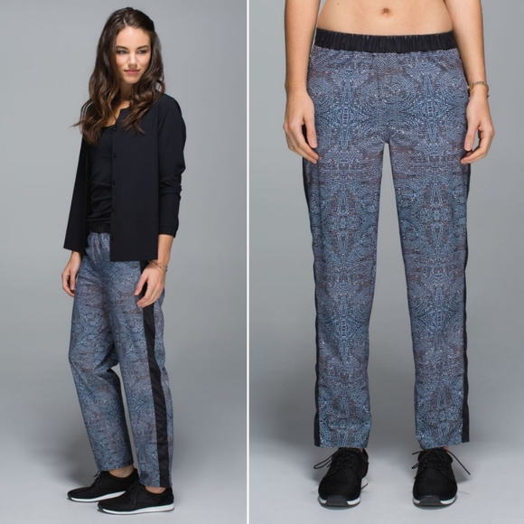lululemon athletica Pants - Lululemon Rise & Shine Trouser in Bead Envy Silver Spoon Multi / Black